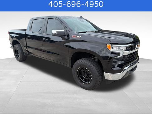 Used 2024 Chevrolet Silverado 1500 LT w/ Z71 Off-Road Package AWD/4WD image 8