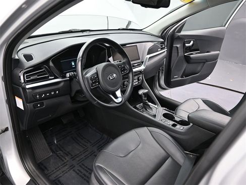Used 2020 Kia Niro EX Premium image 16