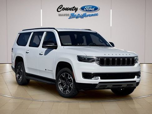 Used 2024 Jeep Wagoneer L Series III w/ Flexible Seating Group image 1