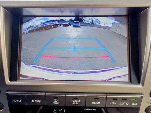 Used 2019 Lexus GX 460 Premium w/ Premium Package image 38