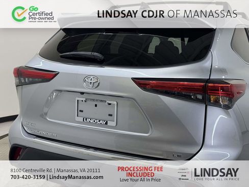 Used 2023 Toyota Highlander LE FWD image 9