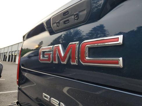 Used 2022 GMC Sierra 1500 Denali w/ Denali Premium Package AWD/4WD image 6