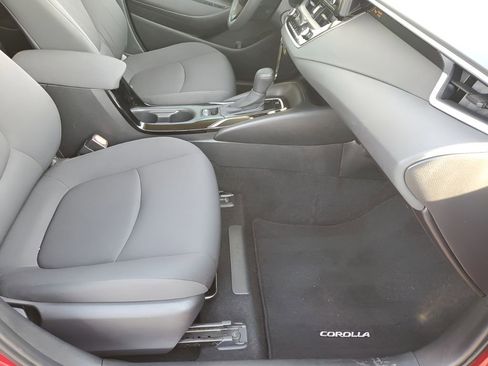 Used 2022 Toyota Corolla LE image 16