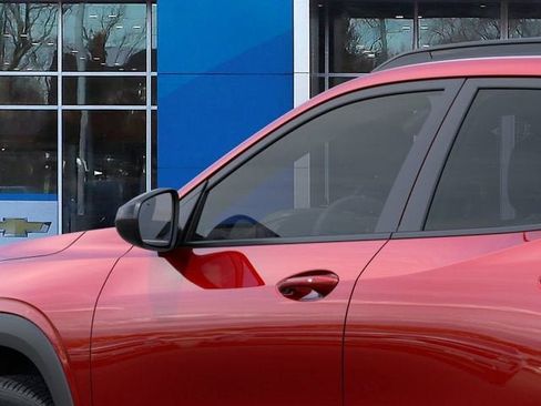 New 2026 Chevrolet Trax RS w/ Sunroof Package FWD image 12