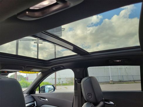 Certified 2023 Cadillac XT4 Premium Luxury w/ Technology Package image 16