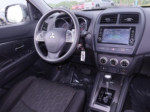 Used 2024 Mitsubishi Outlander Sport ES AWD/4WD image 17