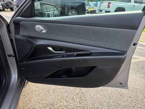 Used 2024 Hyundai Elantra Limited FWD image 8