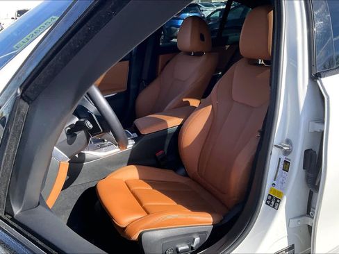 Used 2022 BMW 330i xDrive Sedan w/ M Sport Package image 27