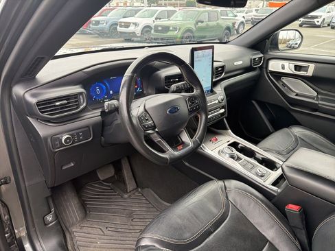 Used 2020 Ford Explorer ST w/ Premium Technology Package image 7
