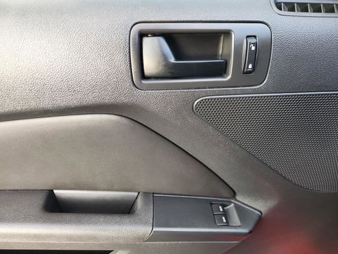 Used 2013 Ford Mustang Coupe image 10