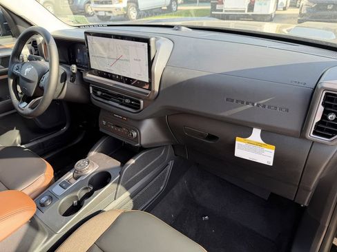 New 2026 Ford Bronco Sport Outer Banks w/ Outer Banks Tech Package+ AWD/4WD image 9
