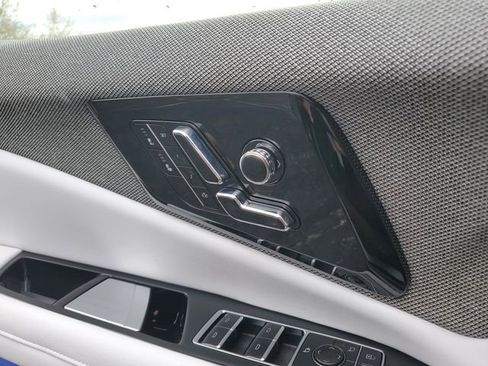 New 2025 Cadillac Optiq Luxury 1 w/ LPO, ONYX Package image 21