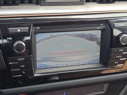 Used 2016 Toyota Corolla LE FWD image 3