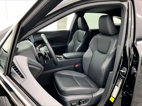 Used 2025 Lexus RX 350 Premium w/ Convenience Package FWD image 16