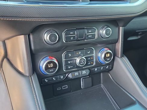Used 2022 GMC Yukon AT4 AWD/4WD image 28