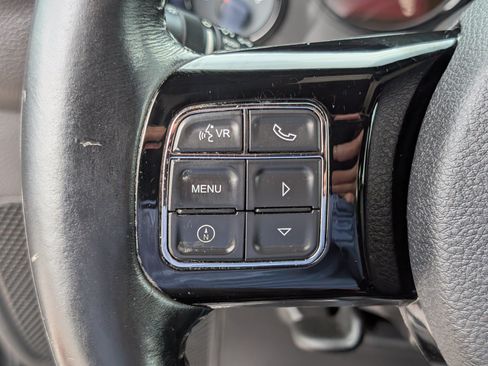 Used 2016 Jeep Wrangler Unlimited Sahara AWD/4WD image 19