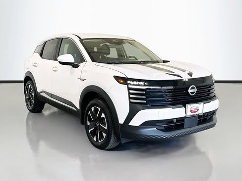 Used 2025 Nissan Kicks SV AWD/4WD image 3