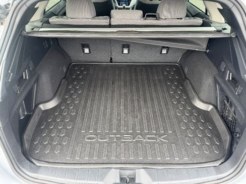Used 2022 Subaru Outback Premium image 15