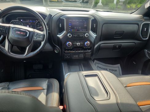 Used 2021 GMC Sierra 1500 AT4 w/ AT4 Value Package AWD/4WD image 8
