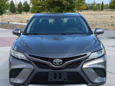 Used 2020 Toyota Camry SE FWD image 2