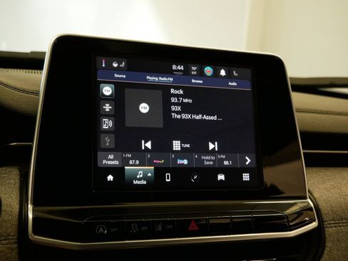 Certified 2025 Jeep Compass Latitude image 30