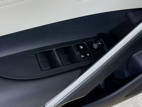 Used 2024 Toyota Corolla Cross LE FWD image 19
