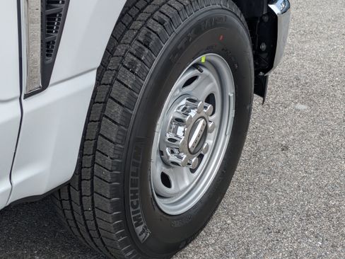 New 2026 Ford F250 XL w/ XL Chrome Package image 14