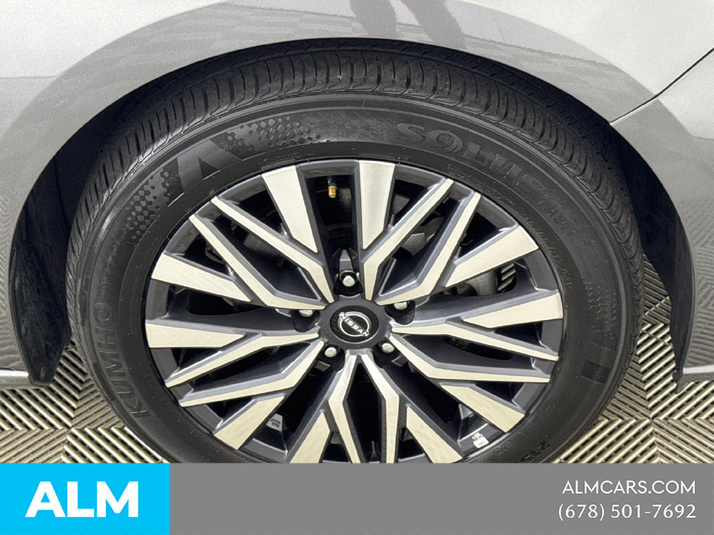 Used 2025 Nissan Altima 2.5 SV FWD image 15