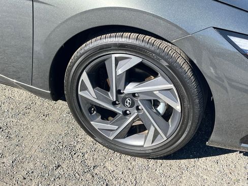 Used 2025 Hyundai Elantra SEL image 31