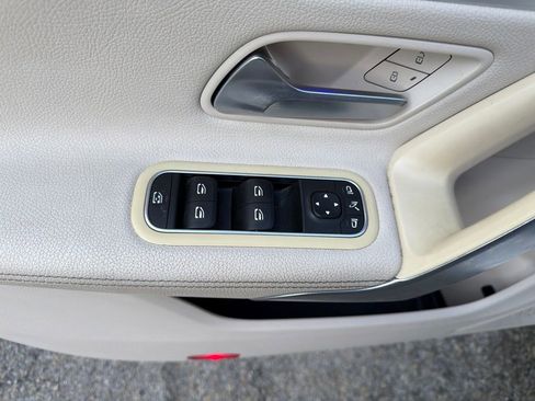 Used 2020 Mercedes-Benz CLA 250 image 25