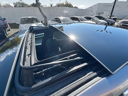 Used 2023 Genesis G90 3.5T image 24