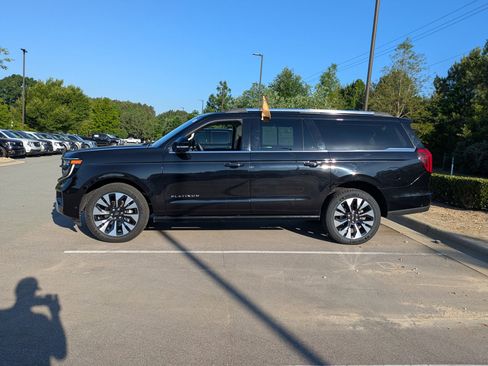 Certified 2025 Ford Expedition Max Platinum w/ Driver's Package AWD/4WD image 7