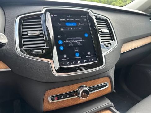 Certified 2024 Volvo XC90 T8 Plus AWD/4WD image 22