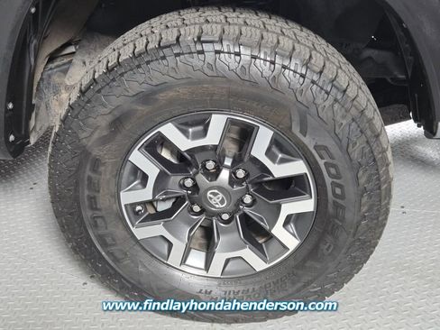Used 2019 Toyota Tacoma TRD Off-Road AWD/4WD image 12