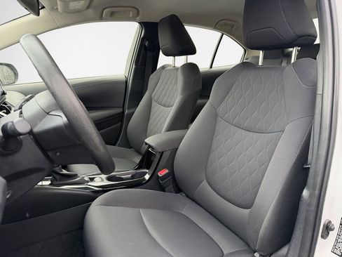 Used 2022 Toyota Corolla LE image 12