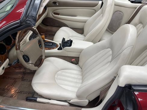 Used 1999 Jaguar XK8 image 22