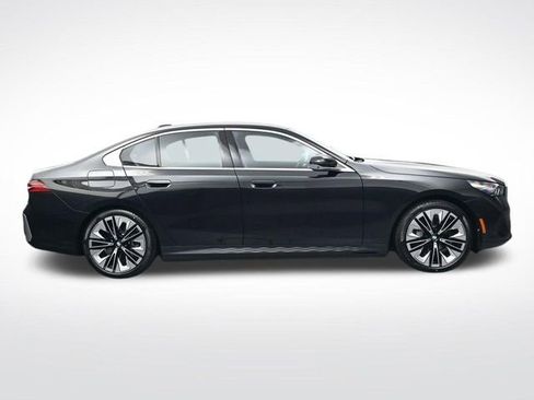 New 2026 BMW i5 eDrive40 image 3