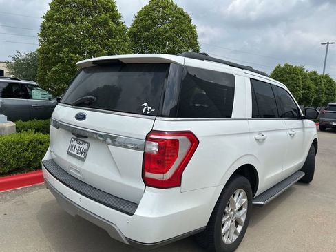 Used 2021 Ford Expedition XLT RWD image 2