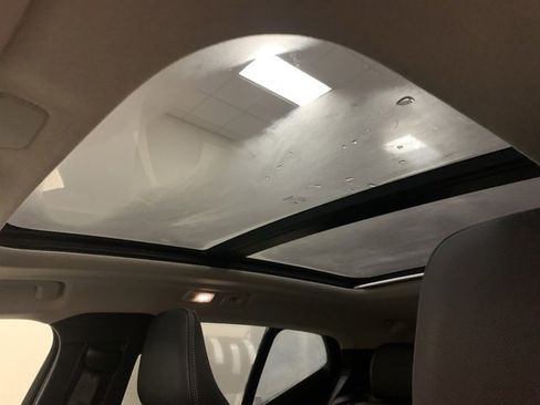 Certified 2024 Volvo XC40 B5 Core image 17