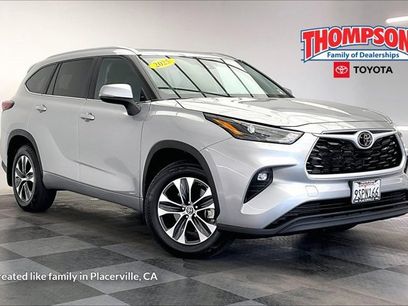 Used 2025 Toyota Highlander XLE