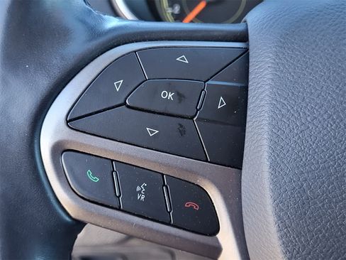 Used 2020 Jeep Cherokee Limited image 17