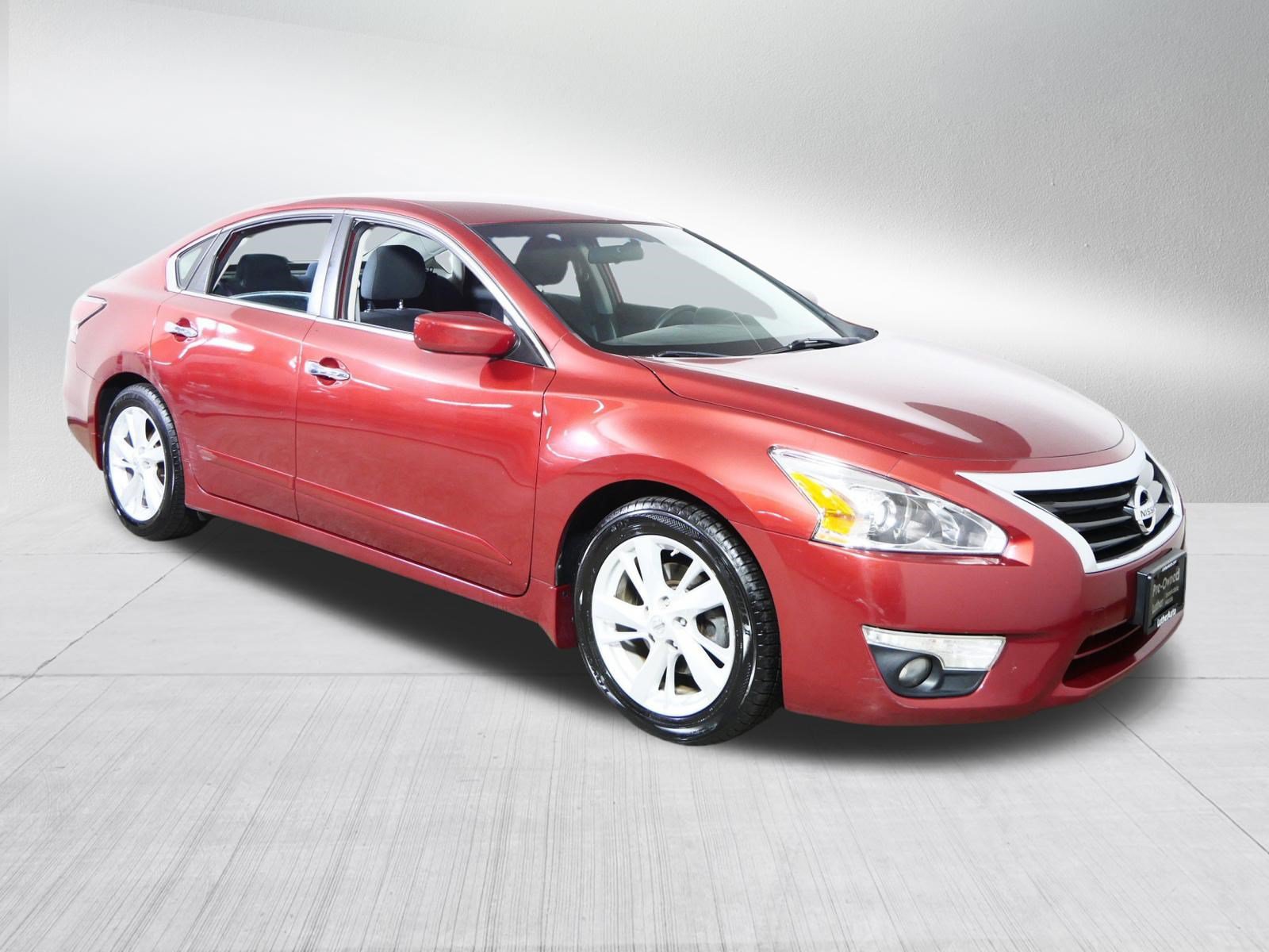 Used 2015 Nissan Altima 2.5 SV FWD image 1