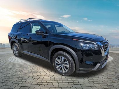 New 2025 Nissan Pathfinder SL w/ Cargo Package