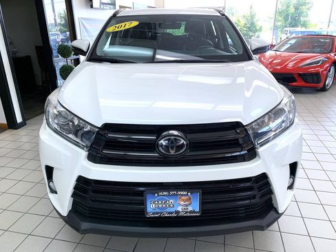 Used 2017 Toyota Highlander SE AWD/4WD image 4