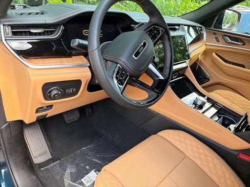 New 2026 Jeep Grand Cherokee Summit AWD/4WD image 11