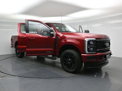 New 2026 Ford F250 XLT w/ XLT Premium Package AWD/4WD image 30