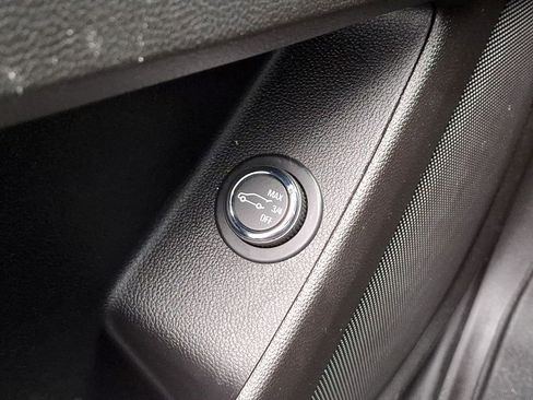 Used 2020 Chevrolet Traverse LT w/ Driver Confidence II Package image 25