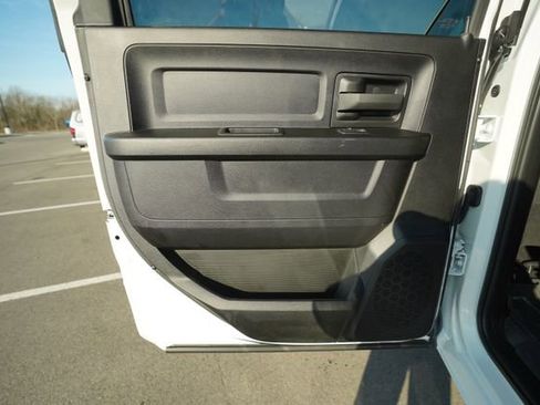 Used 2024 RAM 2500 Tradesman w/ Chrome Appearance Group image 16