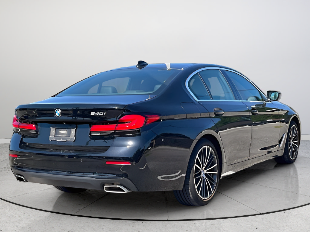 Used 2023 BMW 540i w/ Convenience Package RWD image 4