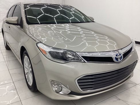 Used 2013 Toyota Avalon Limited image 3